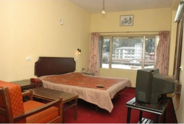 Hotel Preethi Palace Ooty Exterior foto